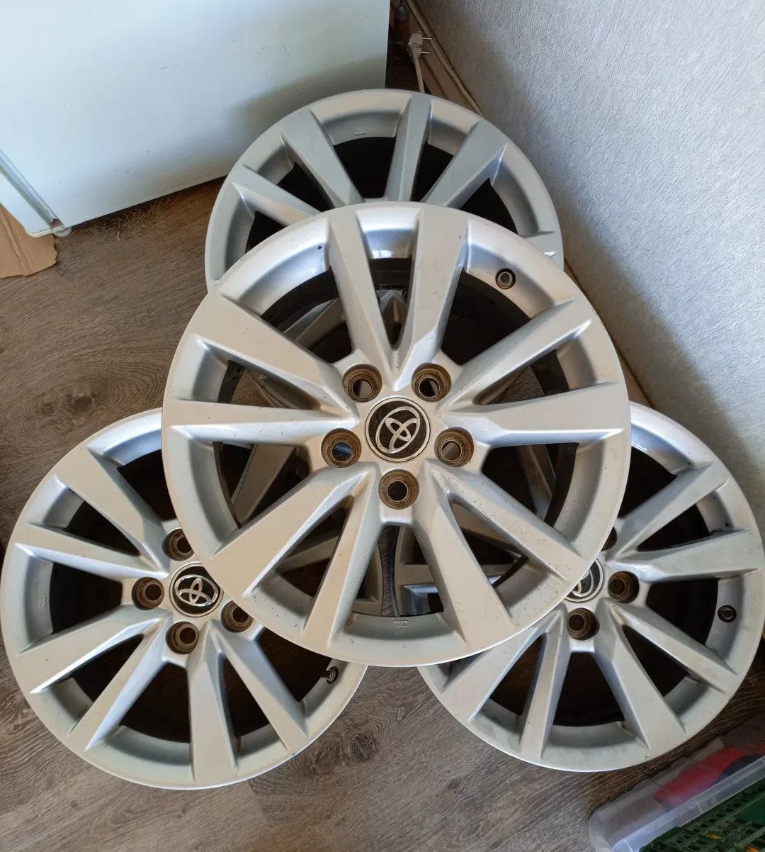 Диски оригинальные Тойота камри 70 - Запчасти в Михайловск - фото 1