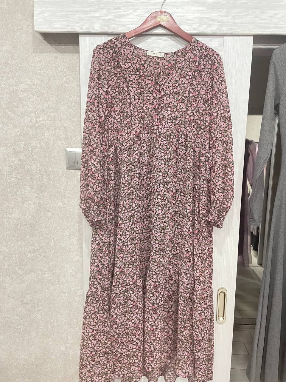 Продам вещи в отличном состоянии - Одежда в Красноярск