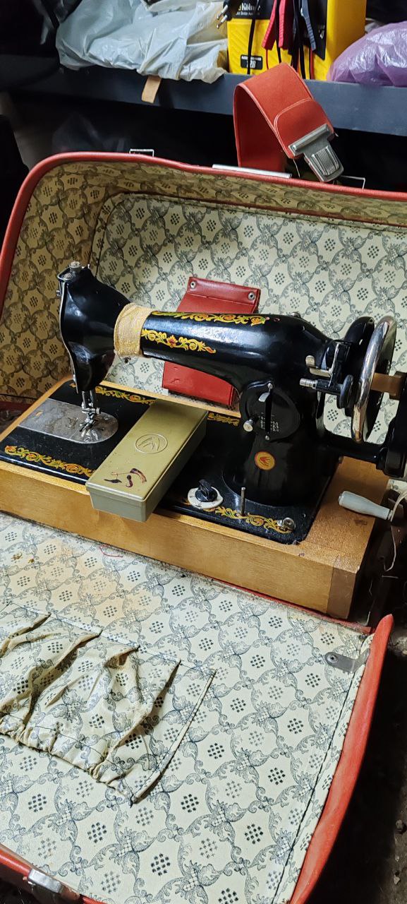 Швейная машинка на ходу - частное объявление в Тольятти