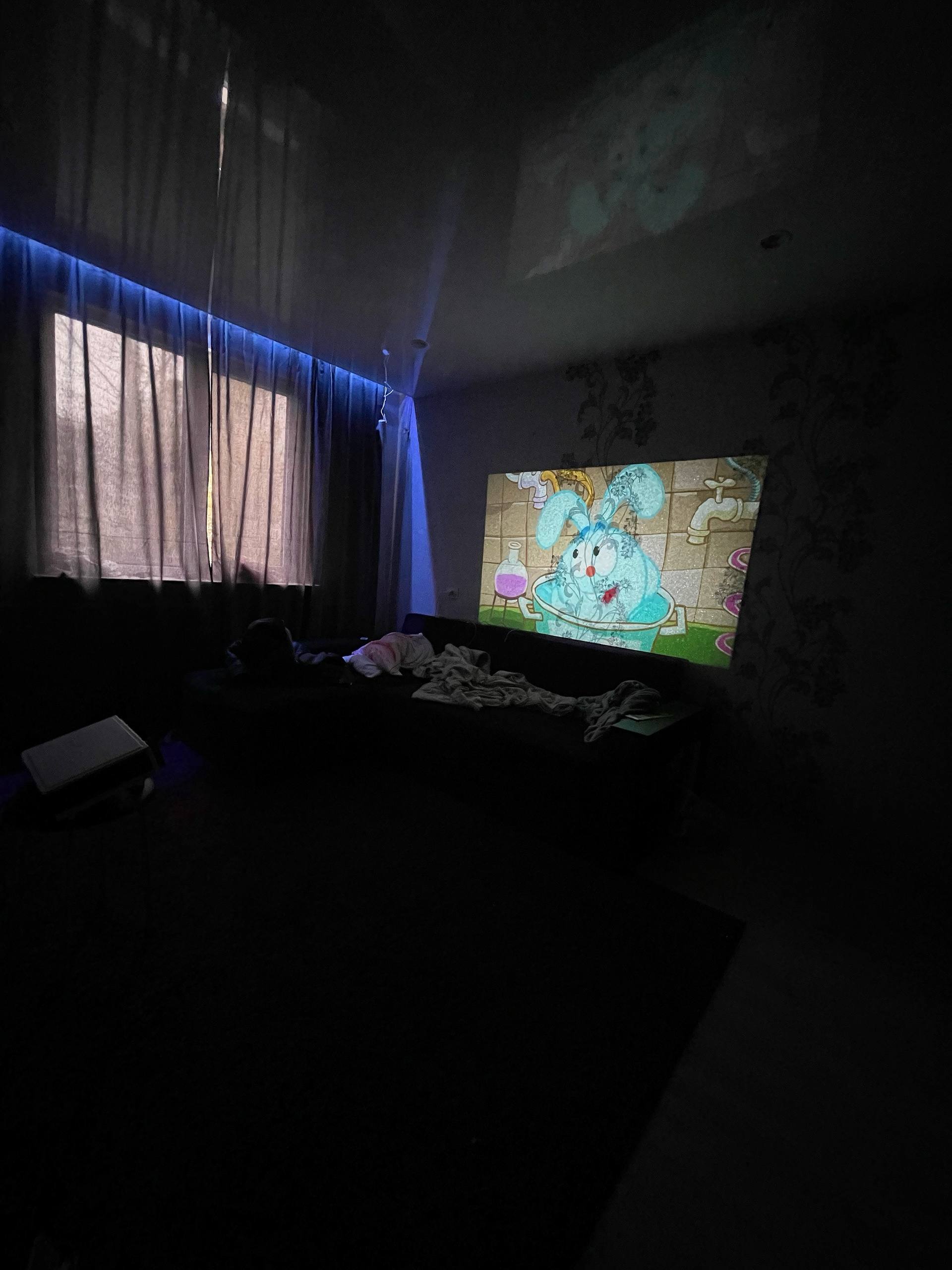 Продам проектор с экраном - Электроника в Тольятти