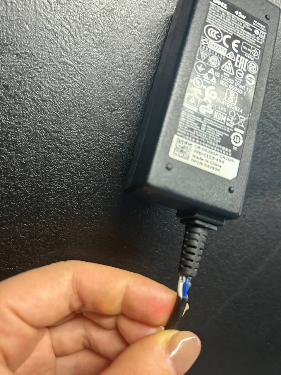 Поломка провода от старого ноутбука - Электроника в Калининград