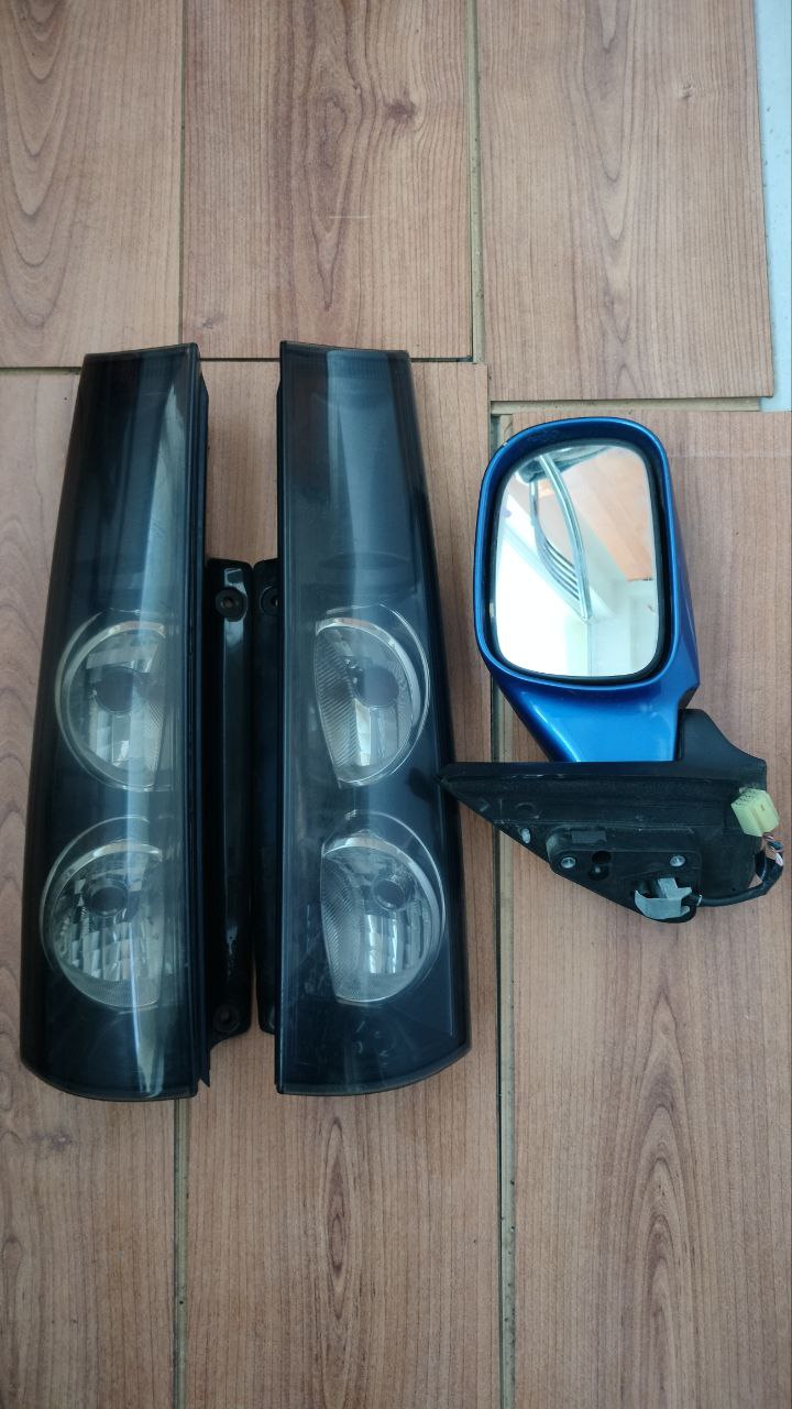 Продам заднюю оптику и зеркало на Шевроле Круз 2003-2004 года - Запчасти в Южно-Сахалинск