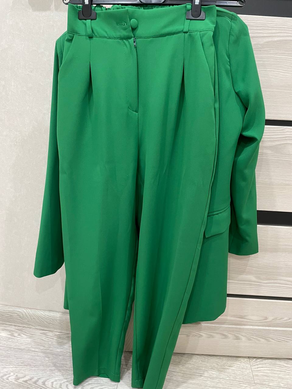 Женский костюм зеленый - частное объявление в Воронеж