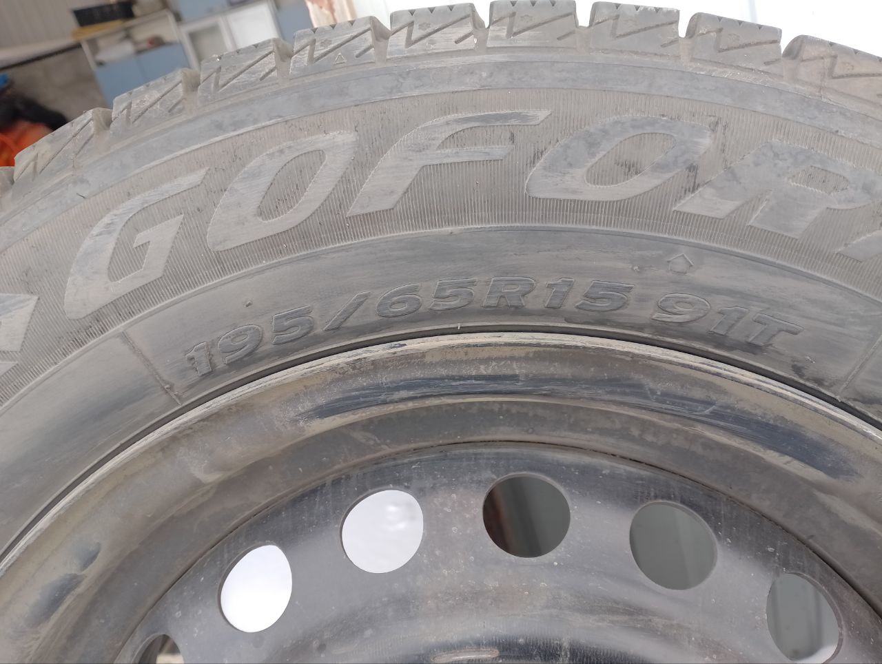 Зимние шины с колпаками для Honda Stream - Авто в Чита - фото 3