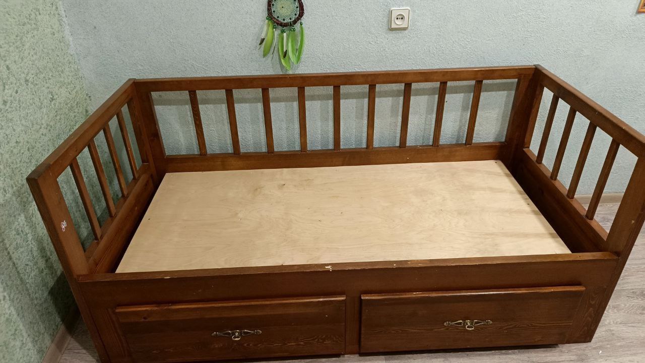 Продается кровать детская деревянная - Товары для детей в Чита