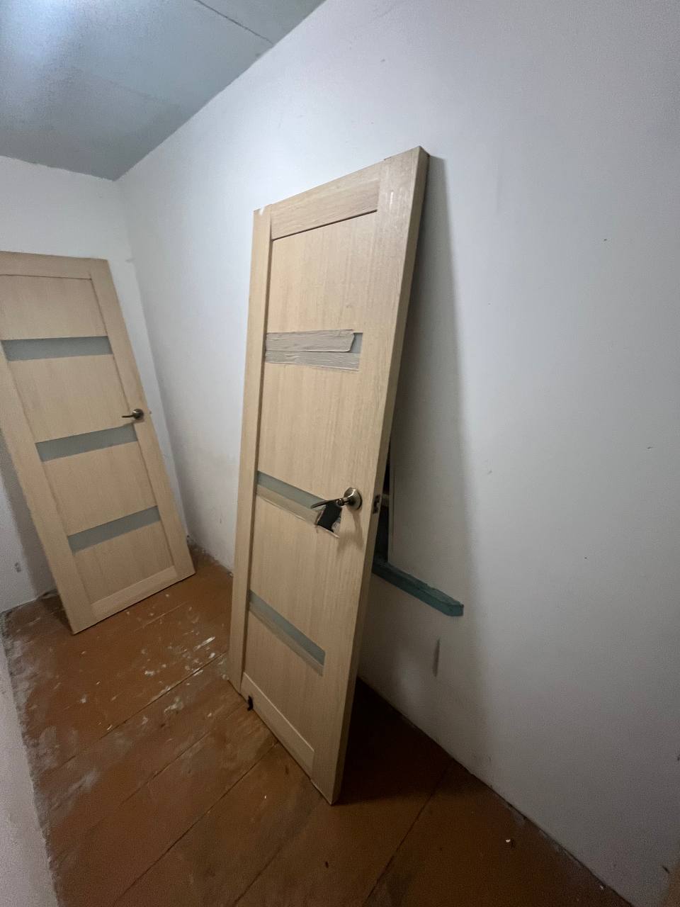 Продам три двери с ручками с замками б/у - Для дома и дачи в Самара - фото 2