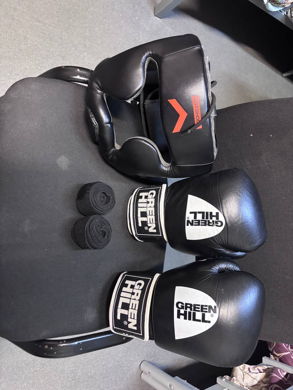 Продажа перчаток и шлема - Хобби и отдых в Казань