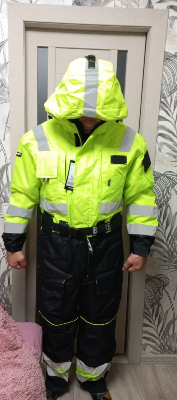 Продам зимние комбинезоны - частное объявление в Владивосток