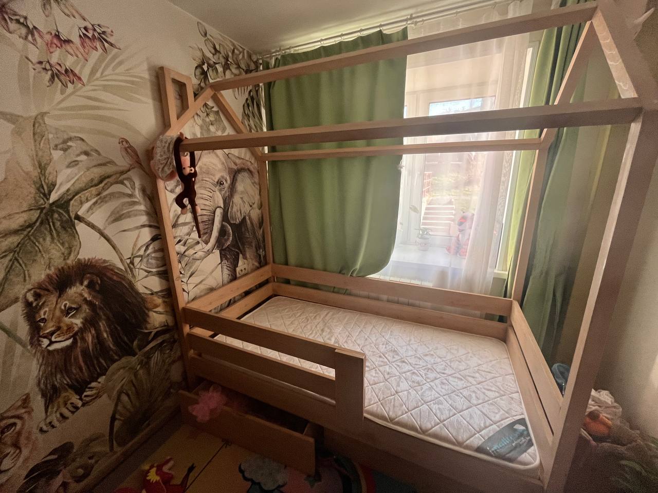 Продам 1,5 кровать с матрацем и наматрасником - Для дома и дачи в Владивосток