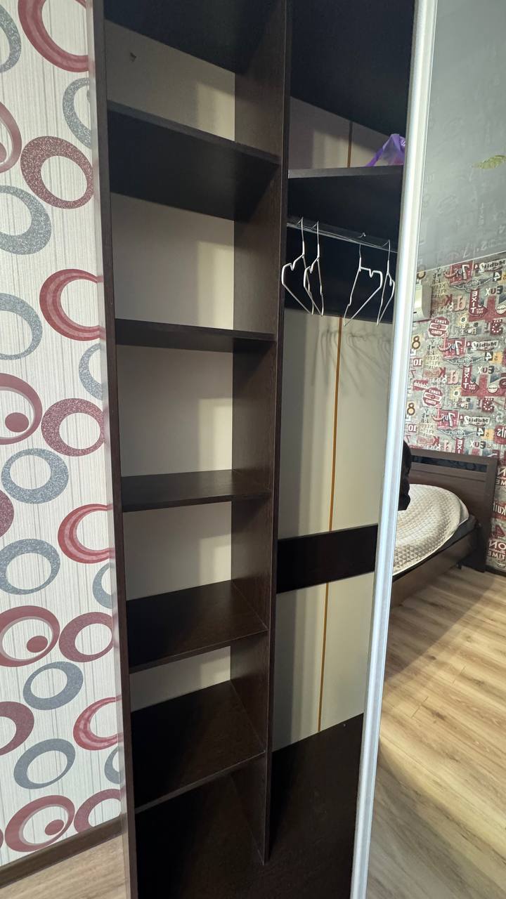 Продам шкаф-купе угловой - Для дома и дачи в Владивосток
