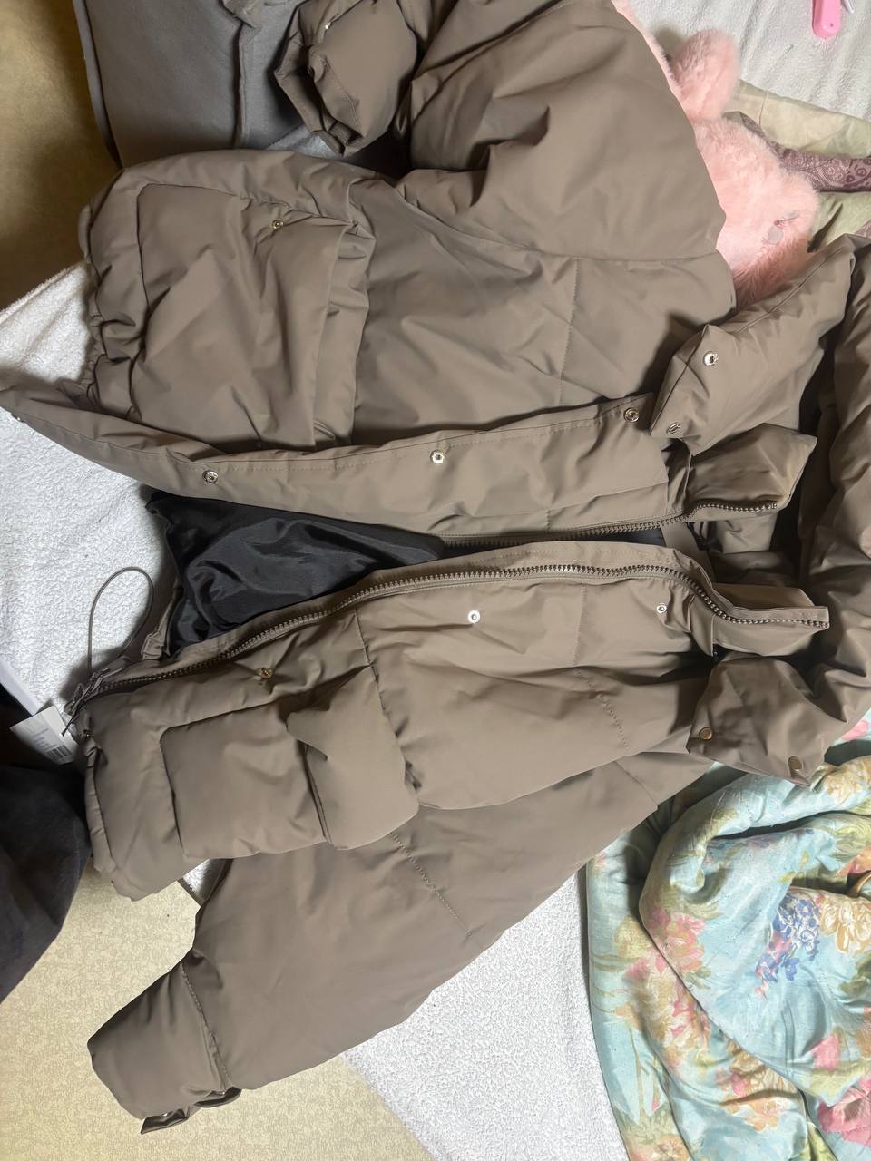 Продам новую теплую куртку - Одежда в Москва