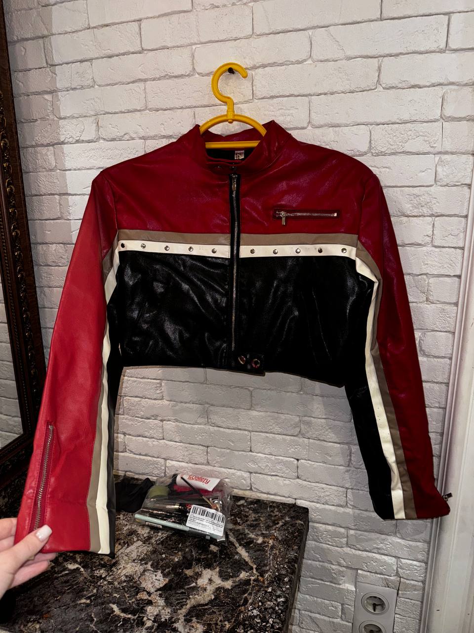 Кожаная куртка - Одежда в Москва