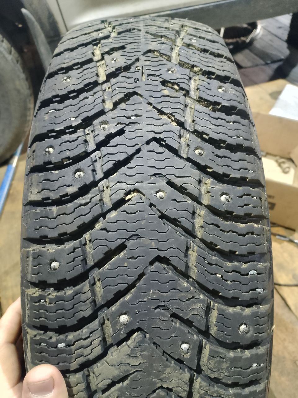 Продам зимнюю резину для Нивы - Авто в Орск