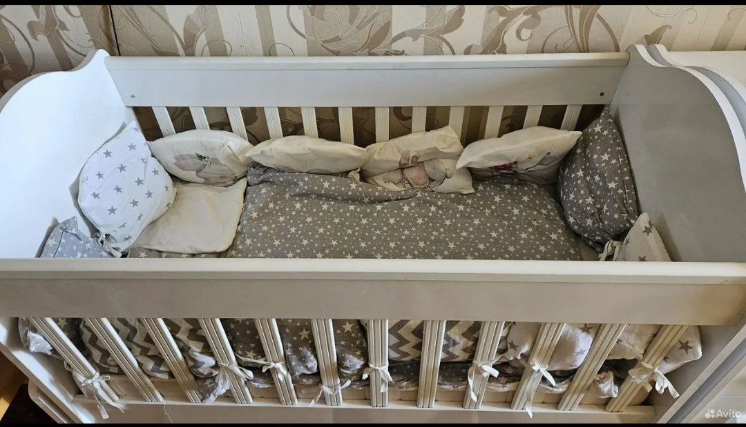 Продам детскую кроватку с маятником - частное объявление в Симферополь