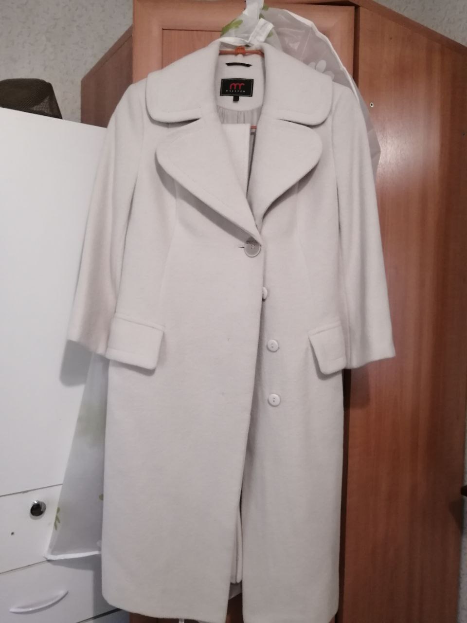 Продаётся фирменное пальто - Одежда в Оренбург