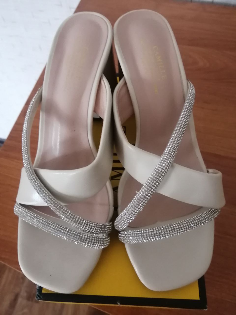 Новые босоножки с стразами - Одежда в Оренбург - фото 3