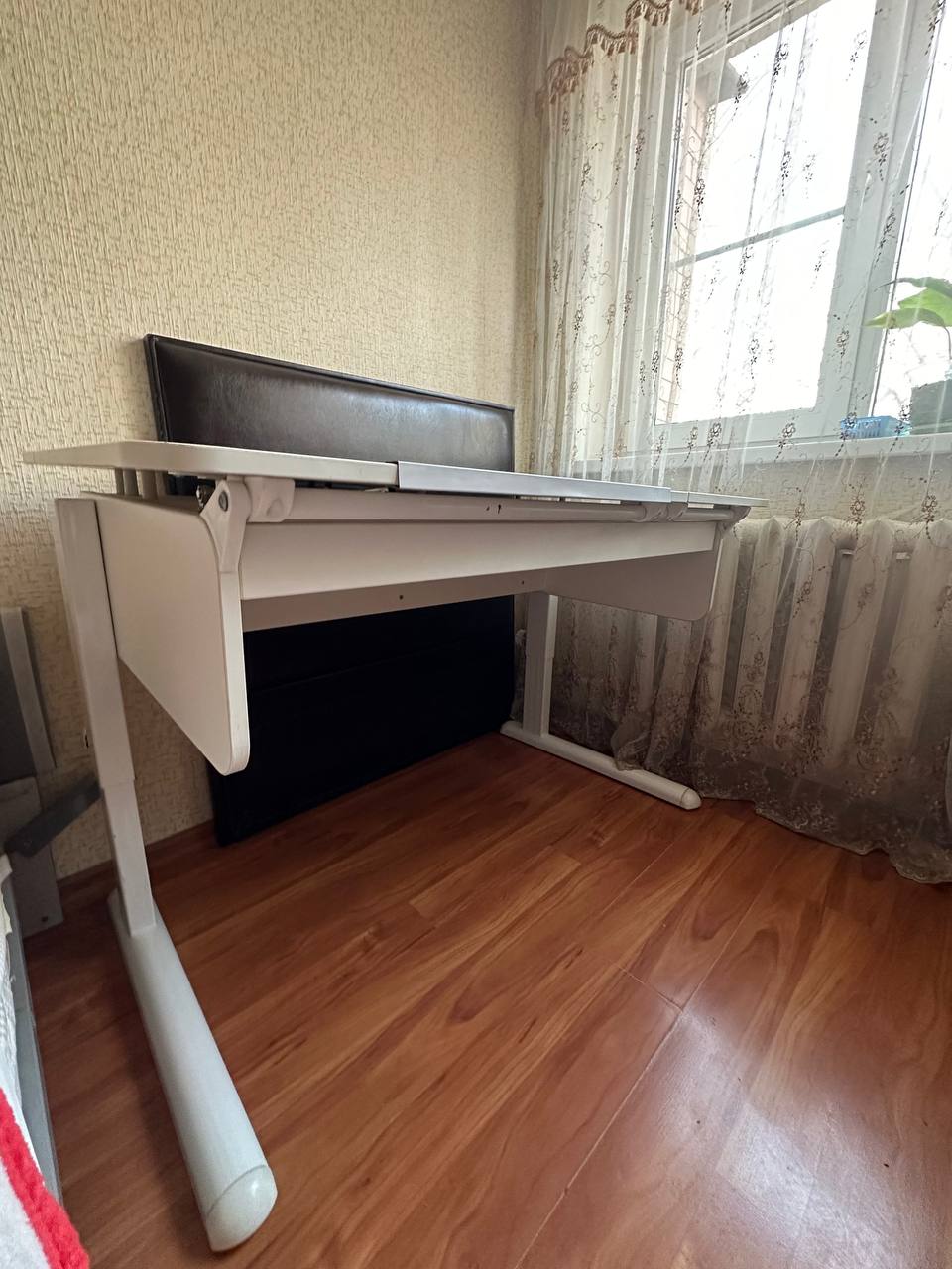 Письменный стол с регулируемой высотой - частное объявление в Владикавказ