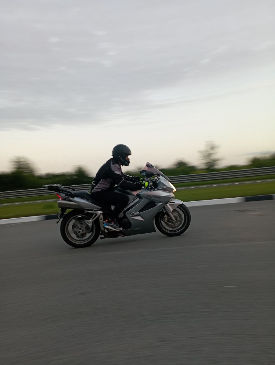 Продажа мотоциклов Honda VFR800, Yamaha TTR250 Raid, Yamaha YZ450f - Авто в Калининград - фото 4