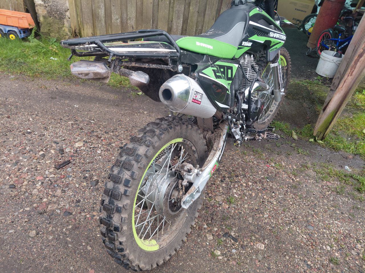 Продам полноразмерный эндуро с комплектом - Авто в Калининград