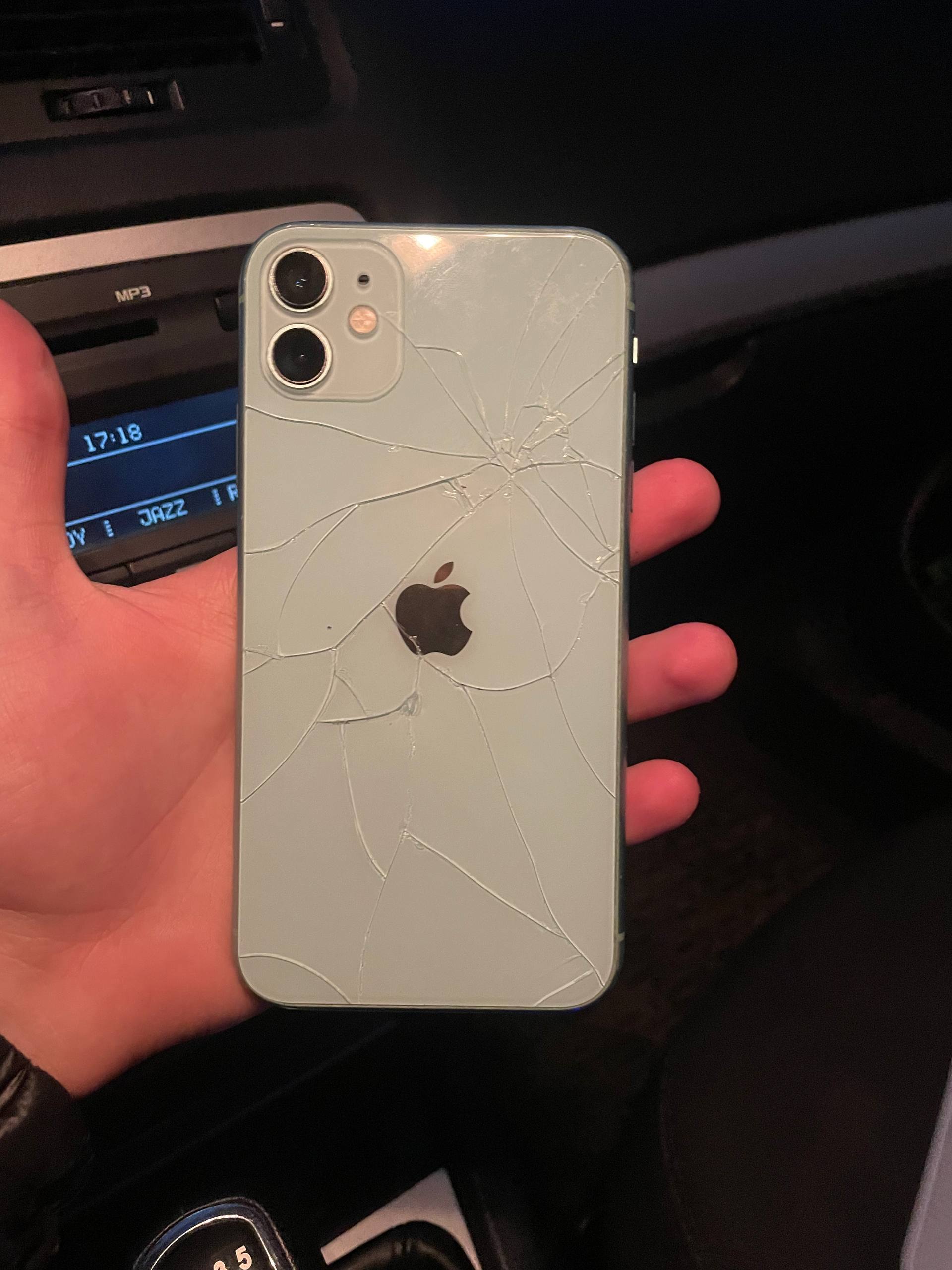 Продажа iPhone 11 64 ГБ - Электроника в Железногорск - фото 3