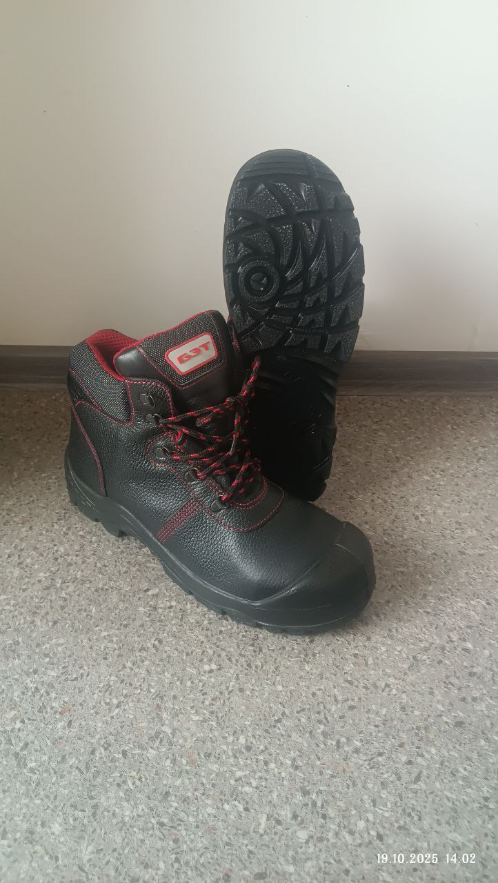 Продам новый мужской обув 44 размер - Одежда в Хабаровск