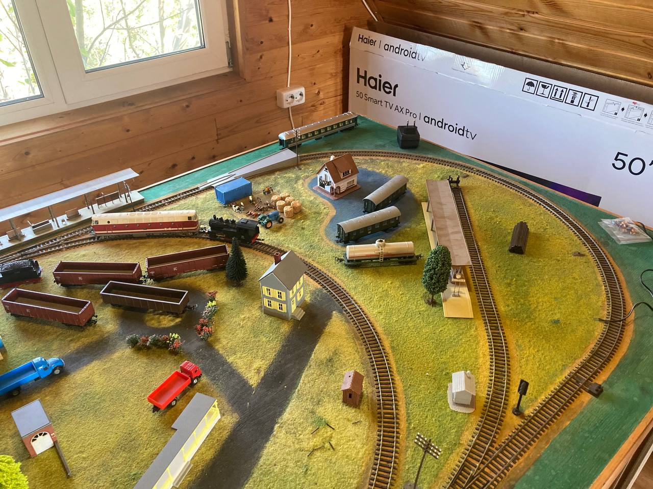 Железная дорога Eaglemoss с комплектующими и столом - Хобби и отдых в Хабаровск