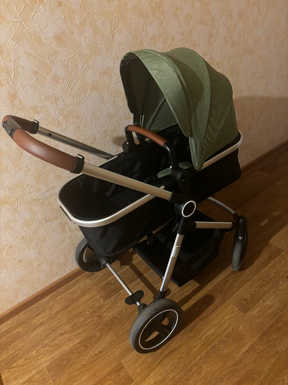 Продам коляску-трансформер - Товары для детей в Южно-Сахалинск