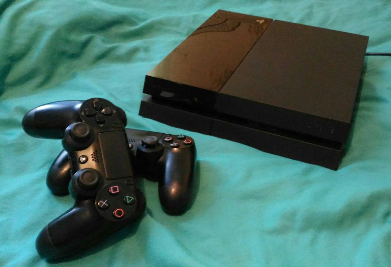 Продажа PS4 с 44 играми - частное объявление в Уфа