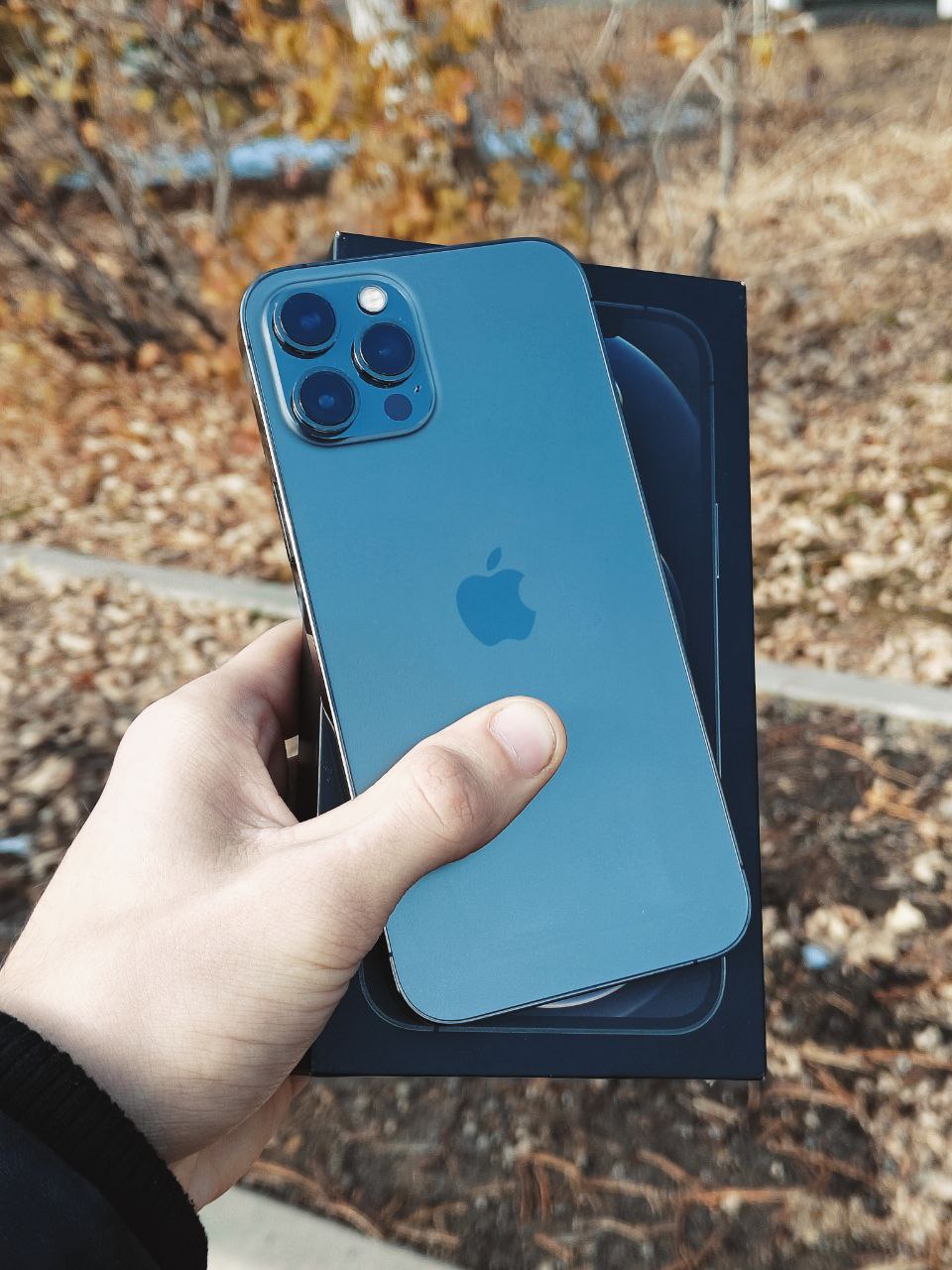 Продам iPhone 12 Pro Max 256Gb - частное объявление в Хабаровск