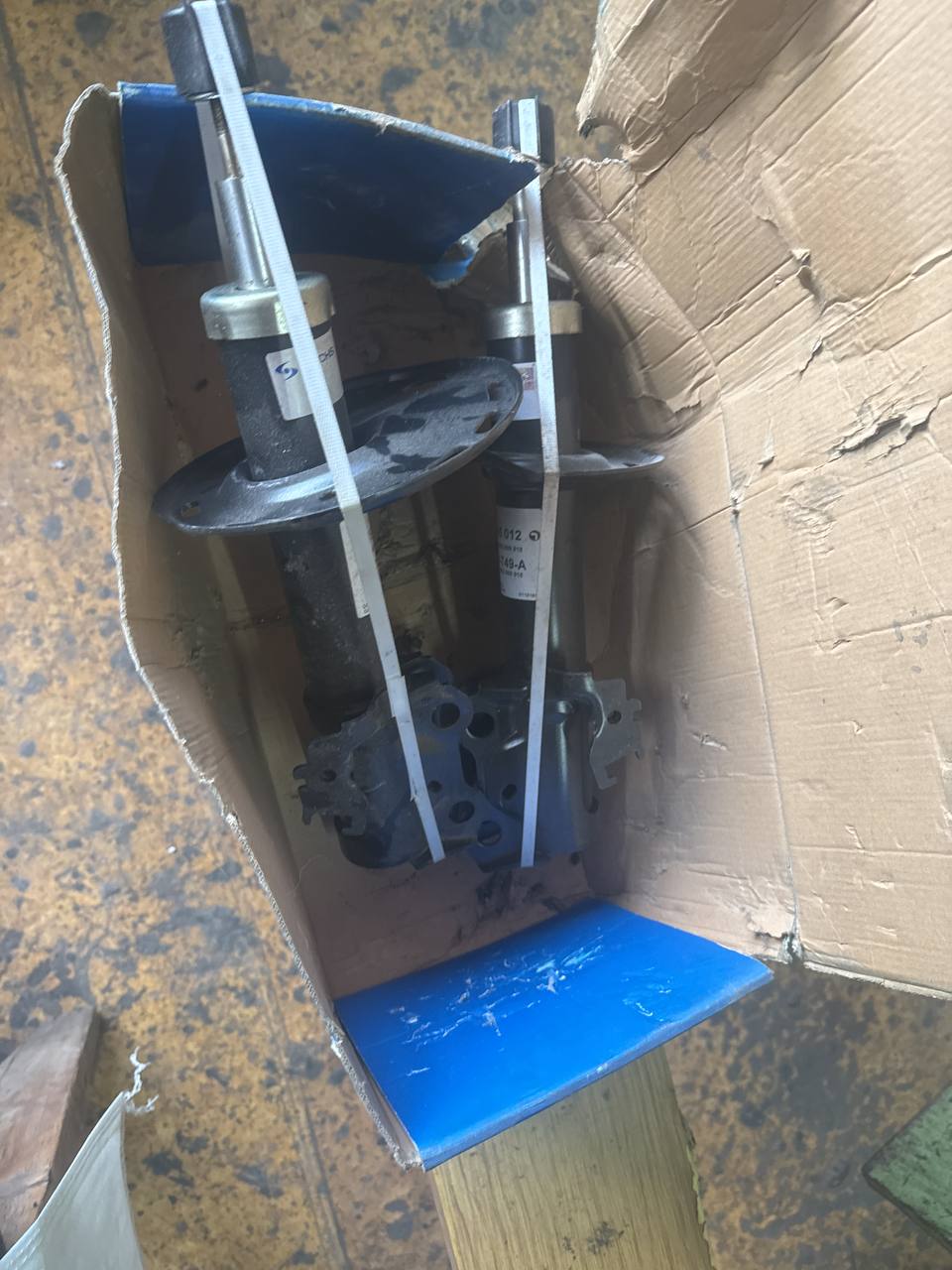 Стойки новые Тойота королла - частное объявление в Набережные Челны