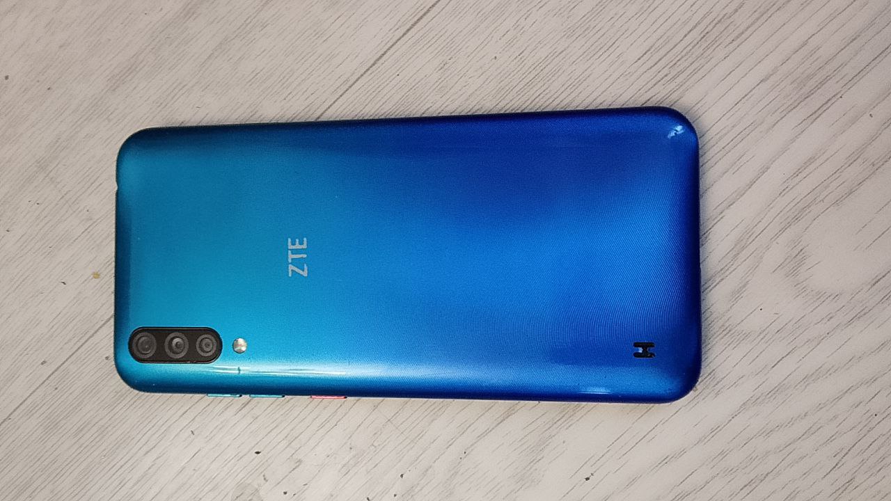 Смартфон ZTE Blade A7 2020 - Электроника в Санкт-Петербург
