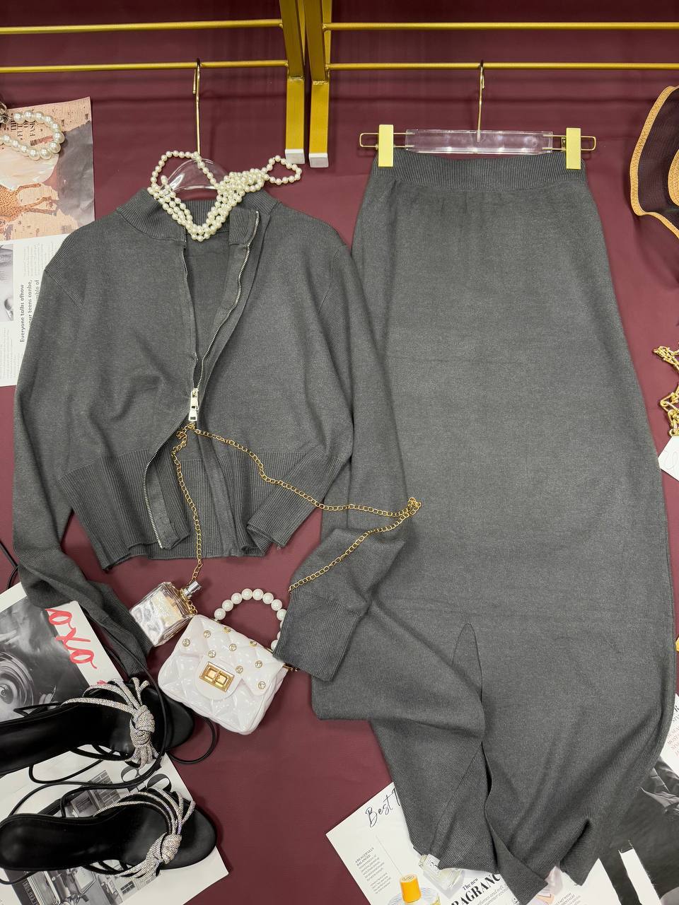 Костюм с юбкой серый размер 42-48 - частное объявление в Чебоксары