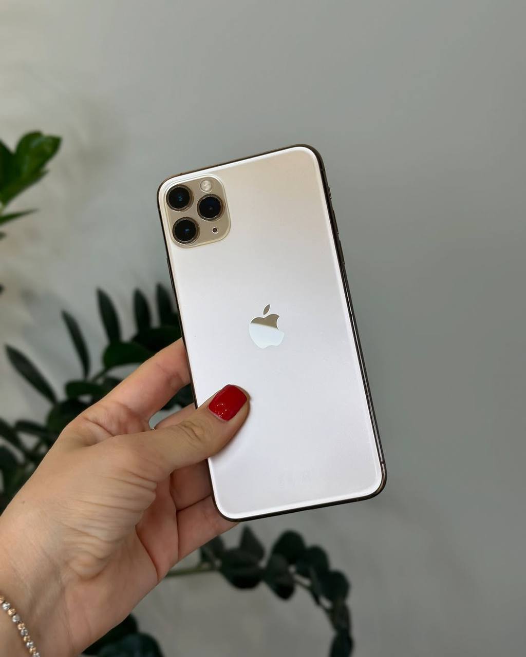 iPhone 11 Pro Max Gold 256Gb - Электроника в Санкт-Петербург