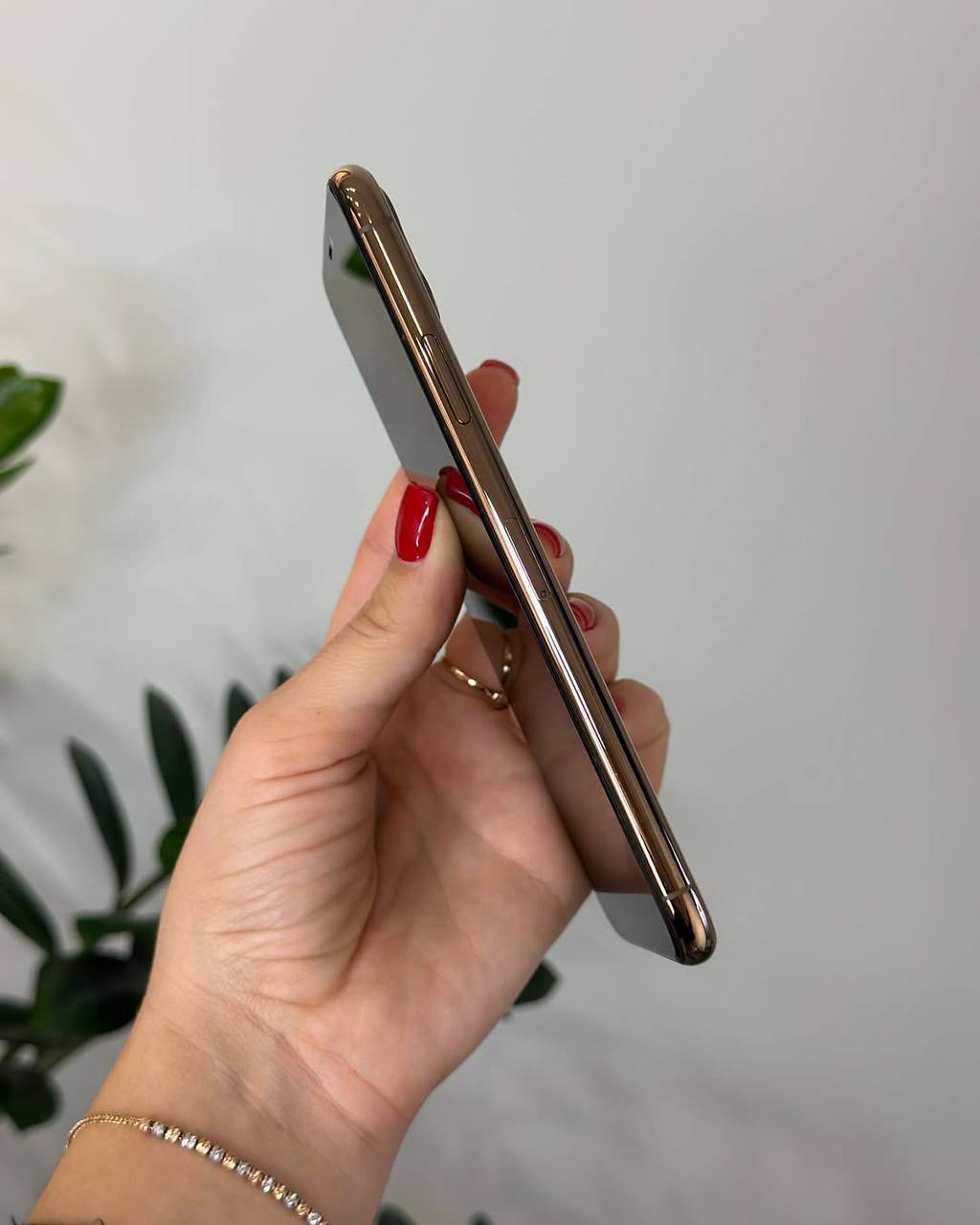 iPhone 11 Pro Max Gold 256Gb - Электроника в Санкт-Петербург - фото 2