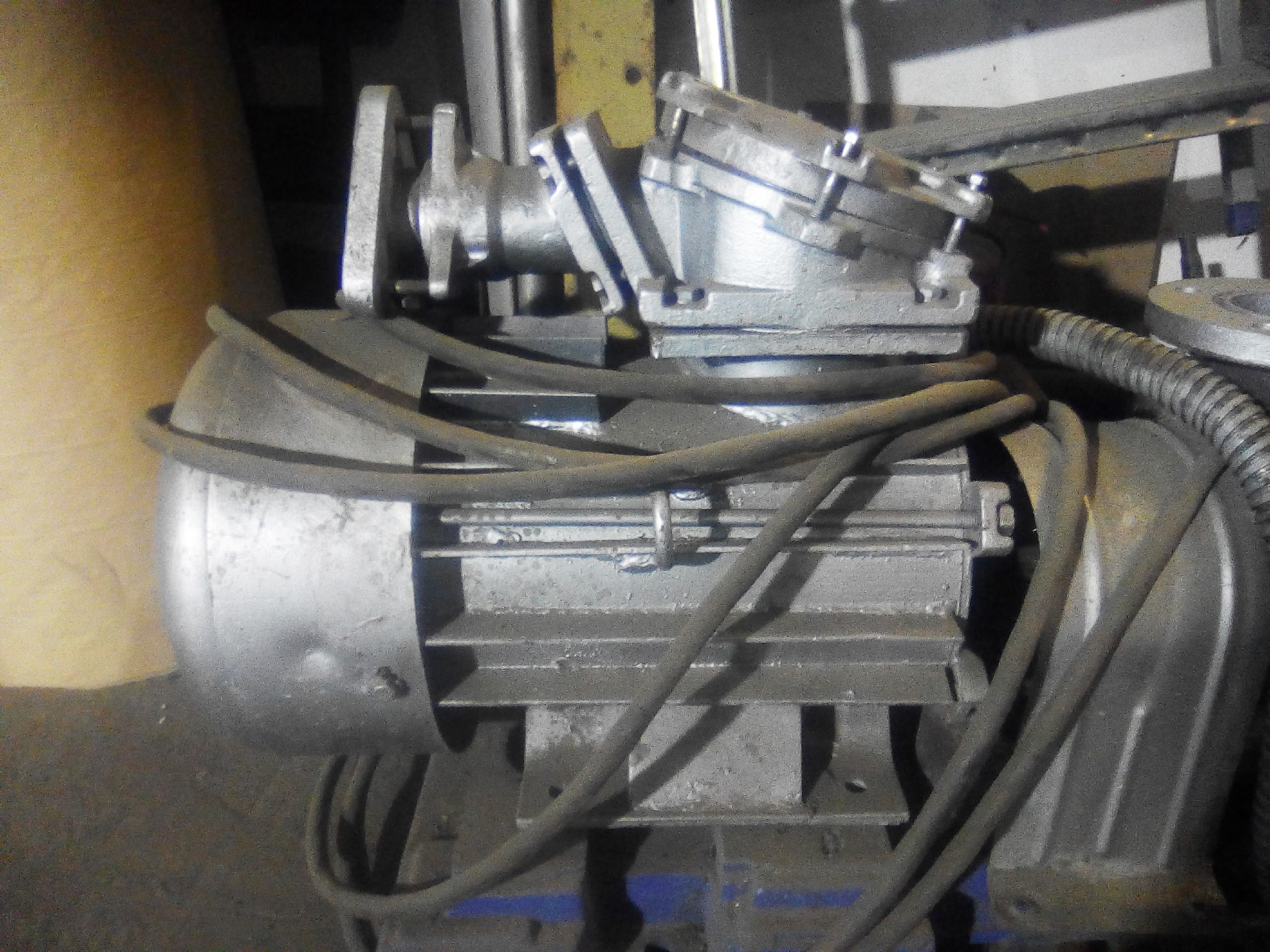 Продам взрывозащищённый электродвигатель - Оборудование в Рыбинск