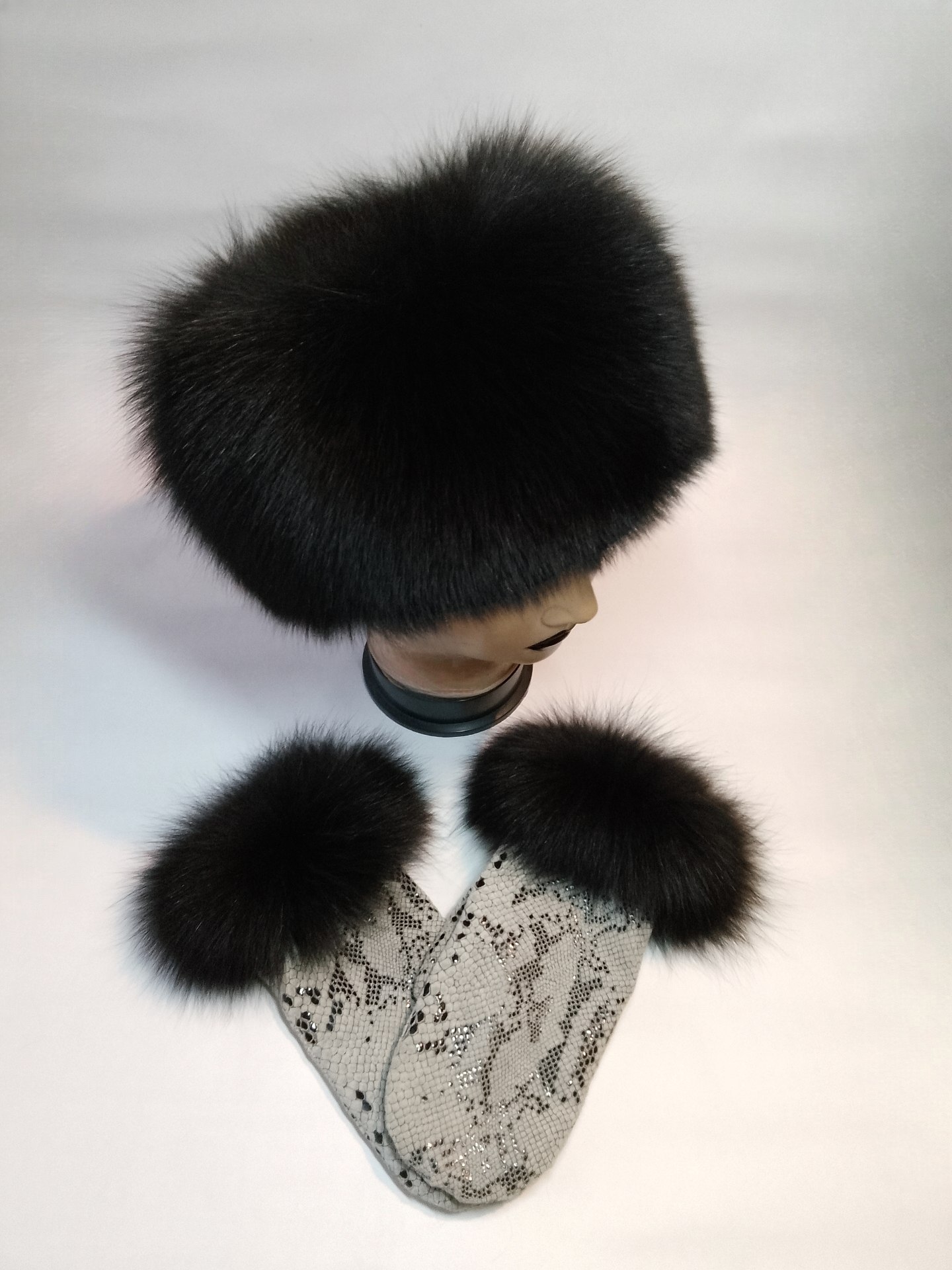 Шапка кубанка с варежками - частное объявление в Рыбинский район