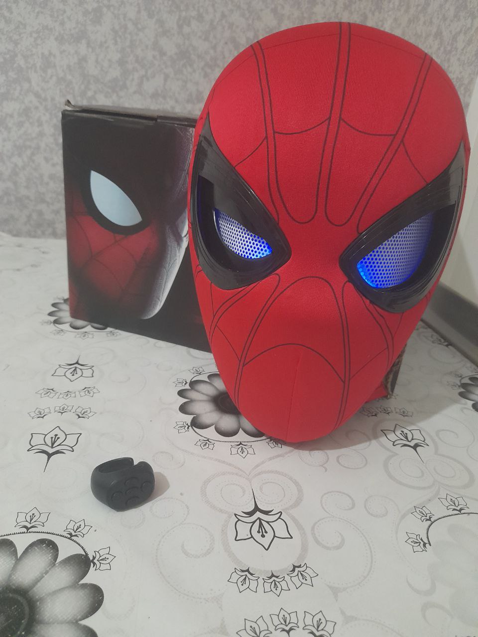 Маска человека паука с моргающими глазами - Хобби и отдых в Челябинск - фото 2