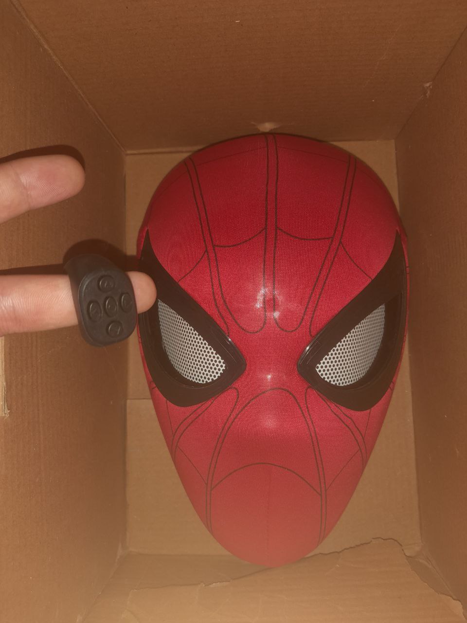 Маска человека паука с моргающими глазами - Хобби и отдых в Челябинск - фото 4