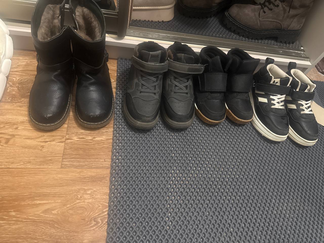 Продажа обуви разных сезонов - Одежда в Нижневартовск