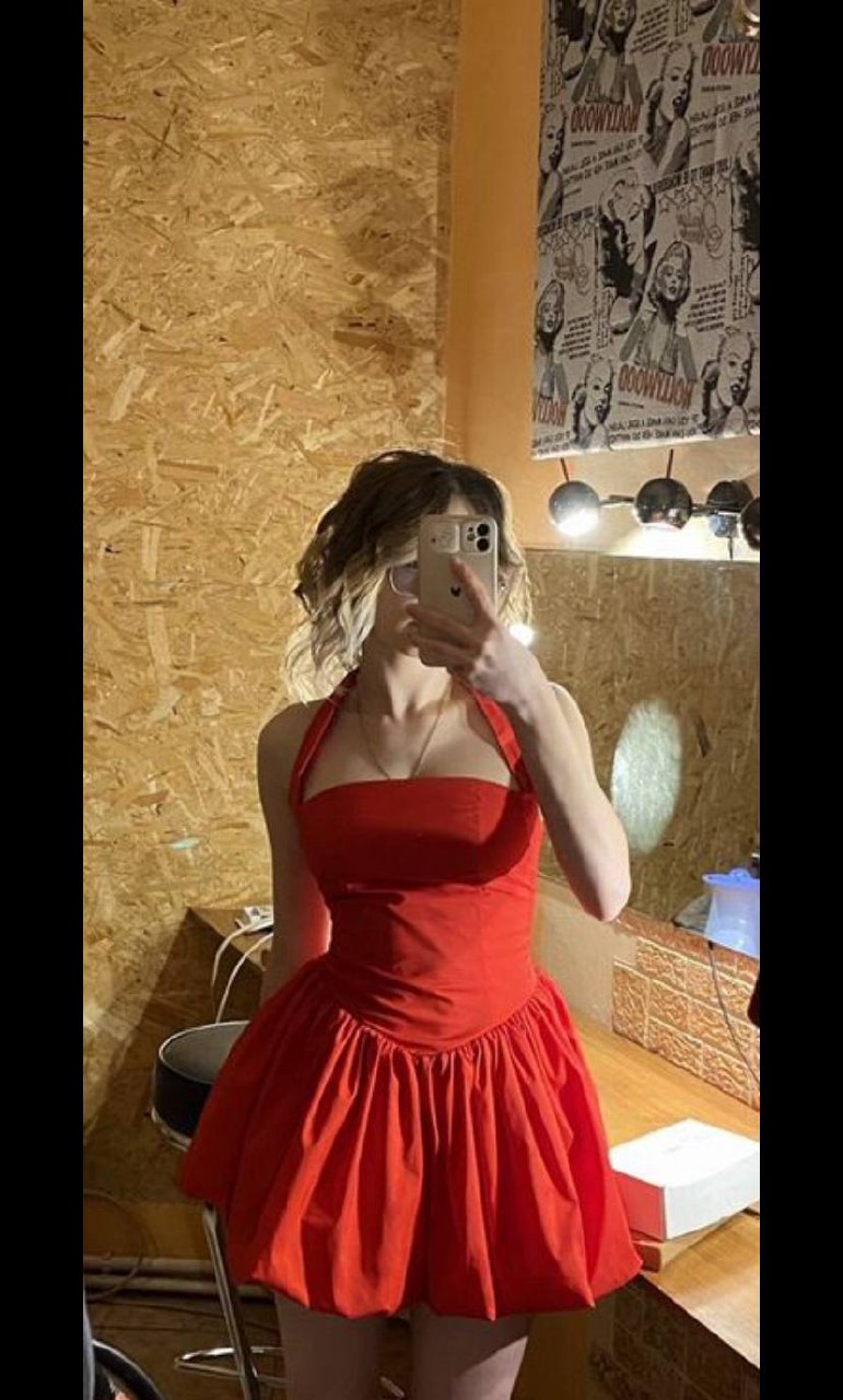 Продажа двух платьев - частное объявление в Воронеж