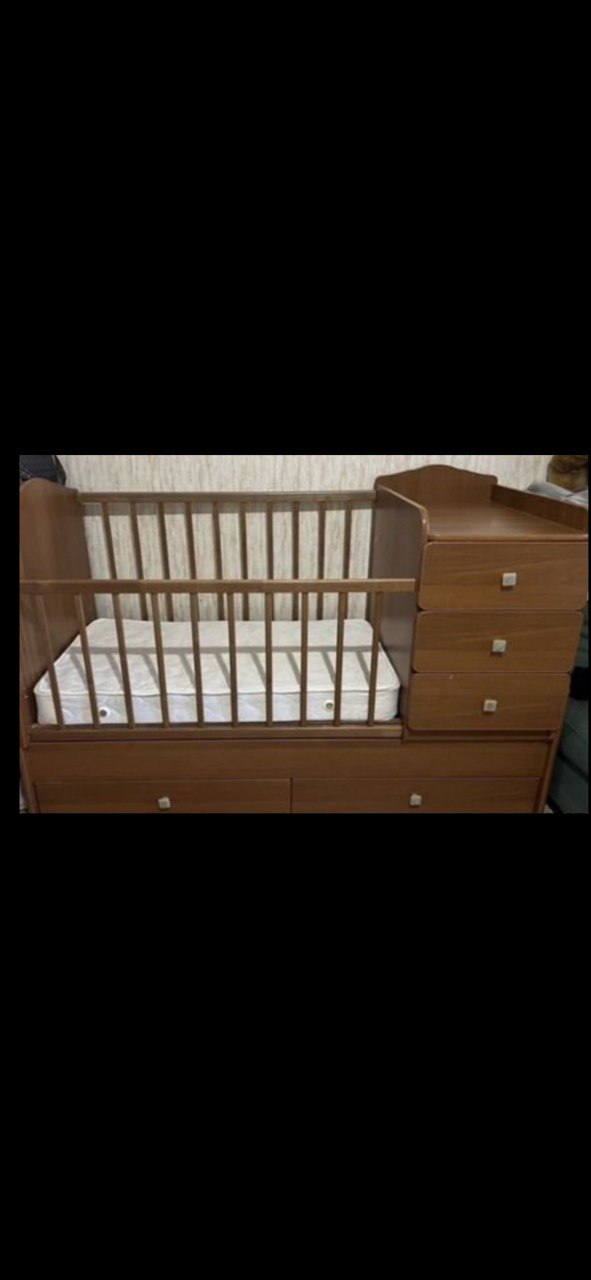 Кроватка-трансформер с комодом и пеленальным столиком - Товары для детей в Мытищи, Королёв