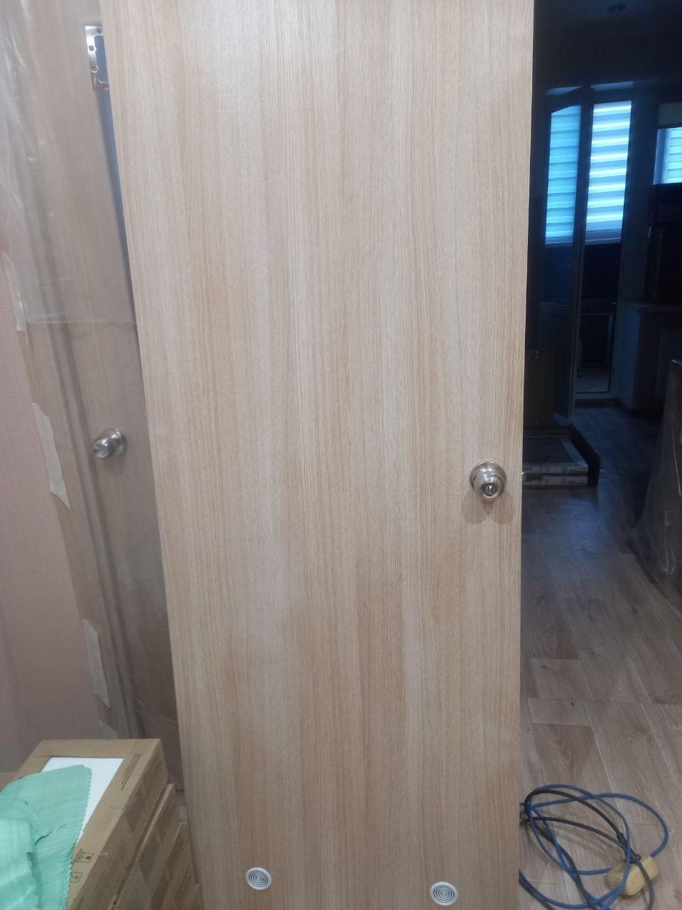 Продам дверь межкомнатную с коробкой - Для дома и дачи в Ижевск