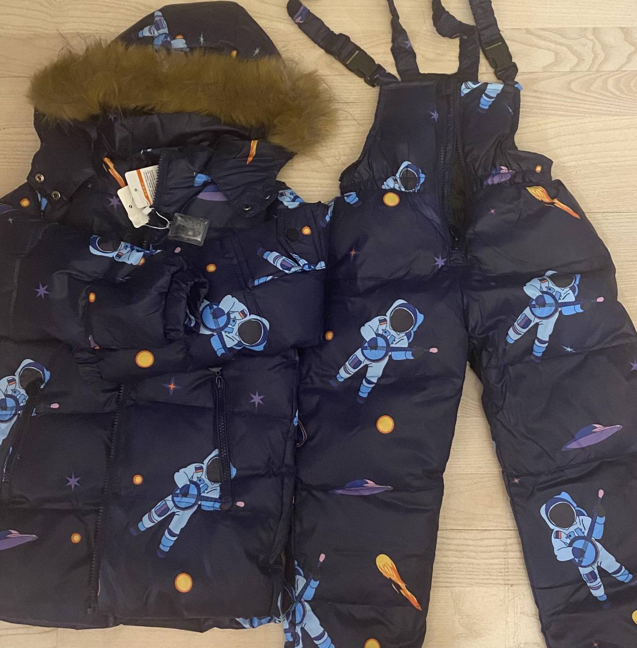 Детский зимний пуховик с полукомбинезоном - частное объявление в Химки