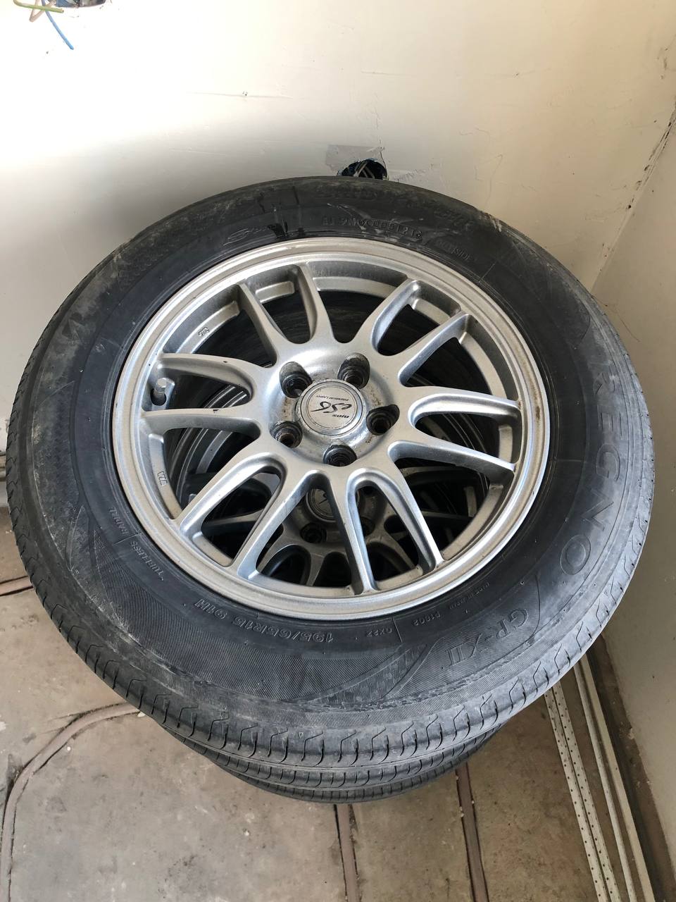 Комплект шин Bridgestone Regno GR-XII с дисками - Авто в Владивосток