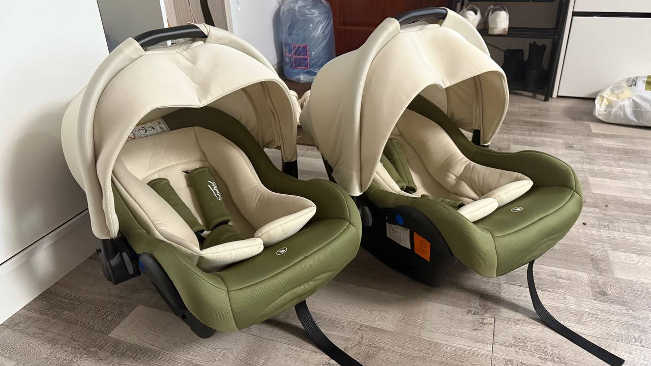 Две автолюльки до 13 кг - Товары для детей в Владивосток