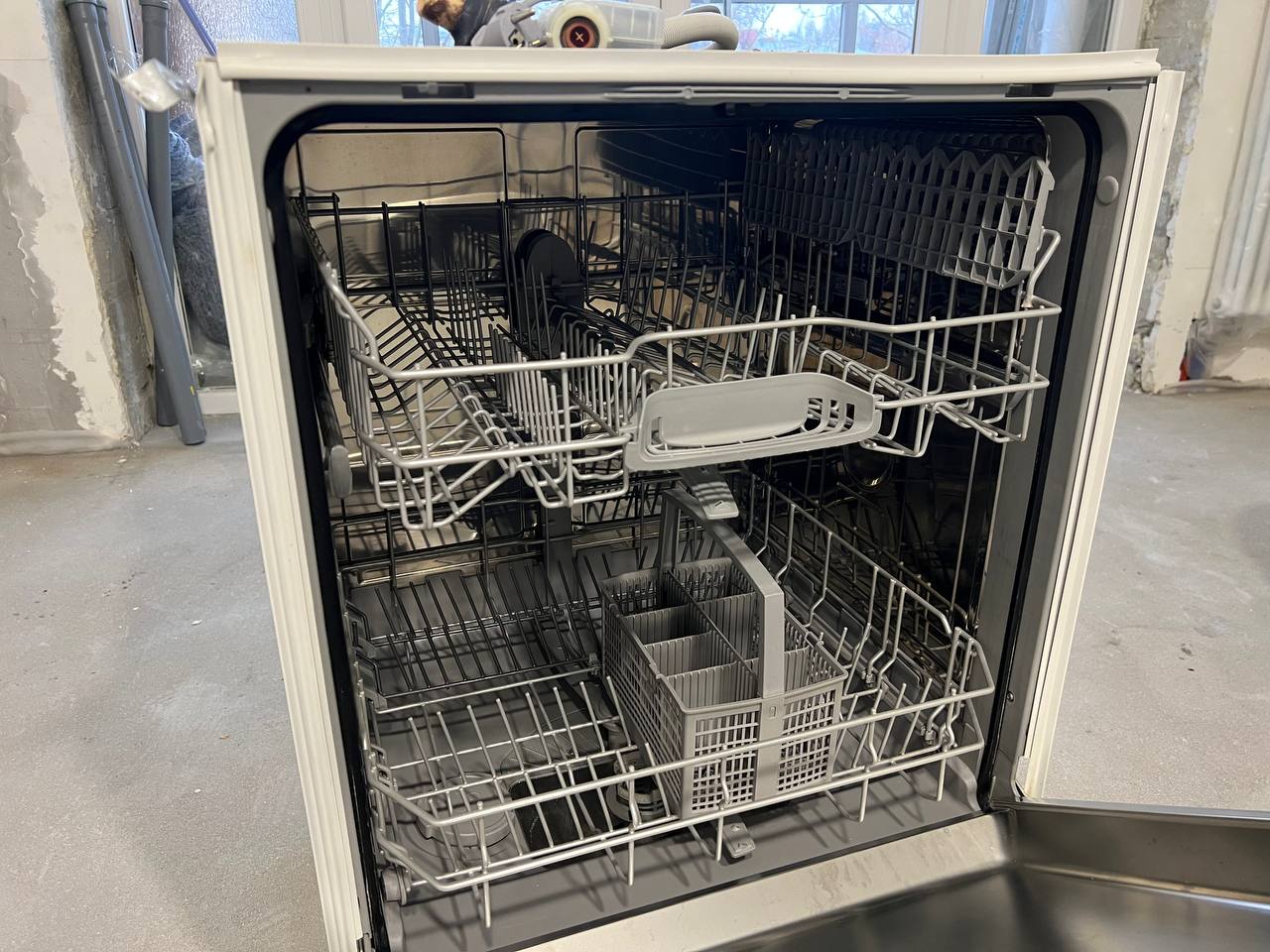 Посудомоечная машина BOSCH SMV40L00RU - Для дома и дачи в Химки - фото 3