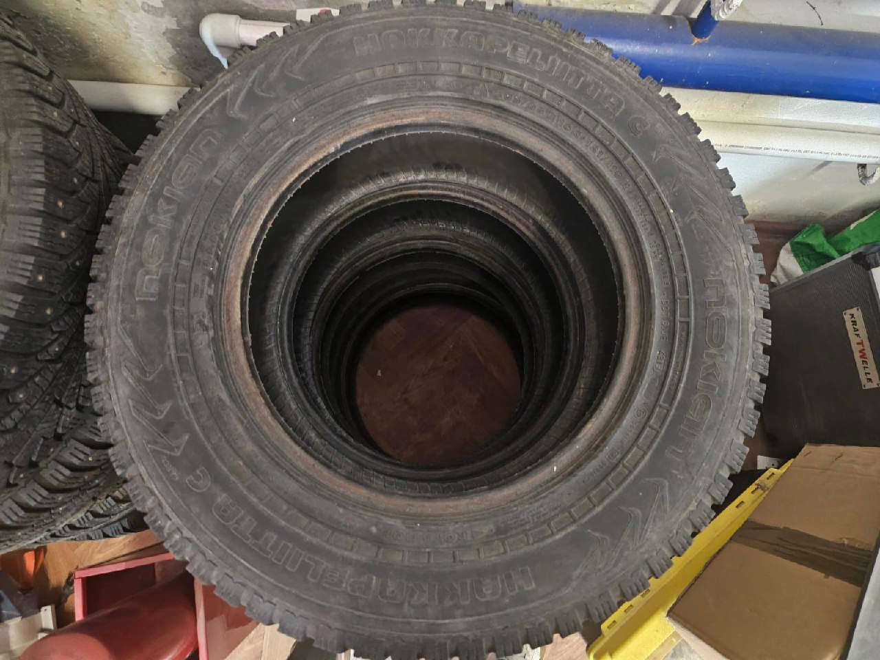 Nokian Hakkapelita C 235/65 r16c зимние нешипованные - Авто в Мытищи, Королёв - фото 2