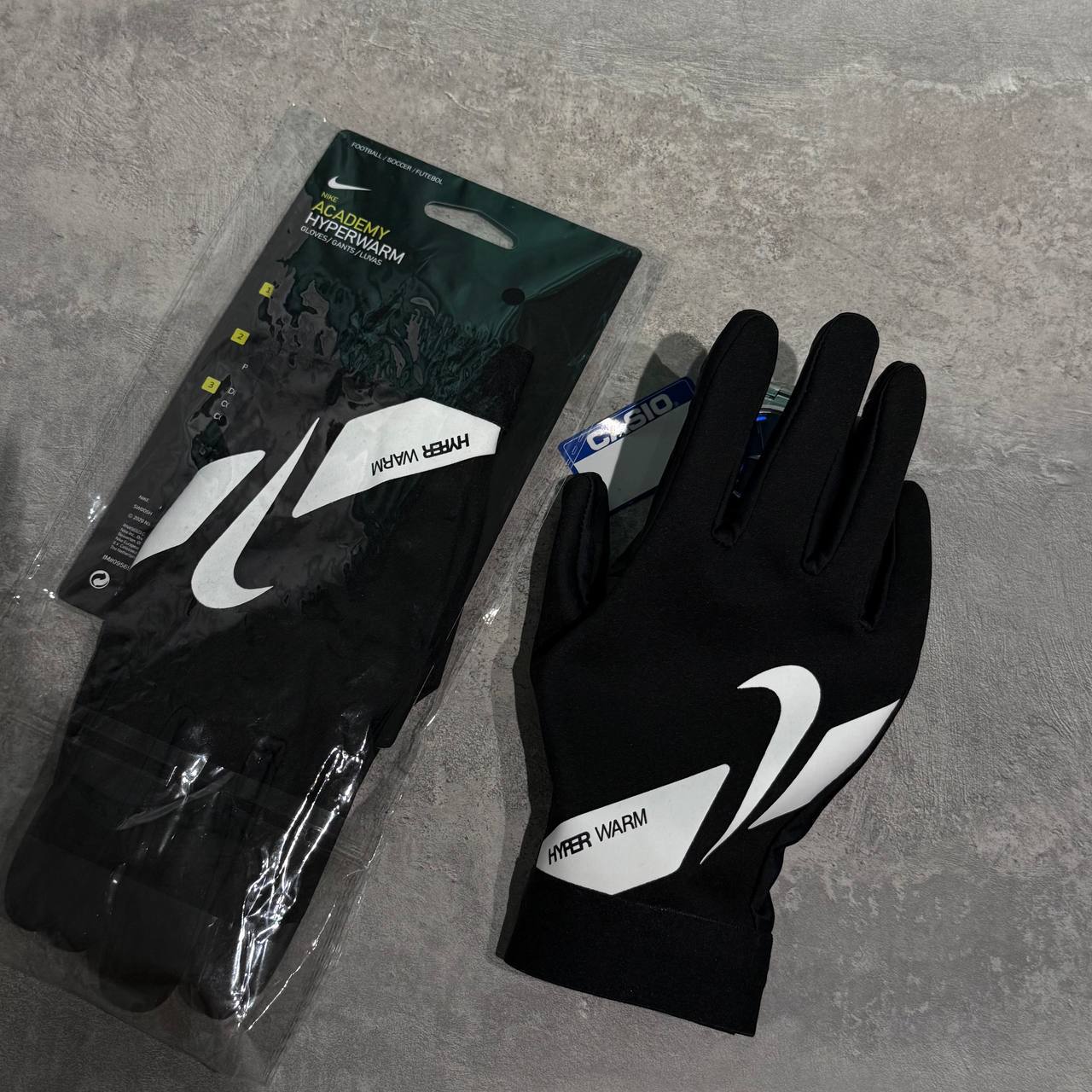 Продам перчатки Nike HyperWarm - Одежда в Уфа