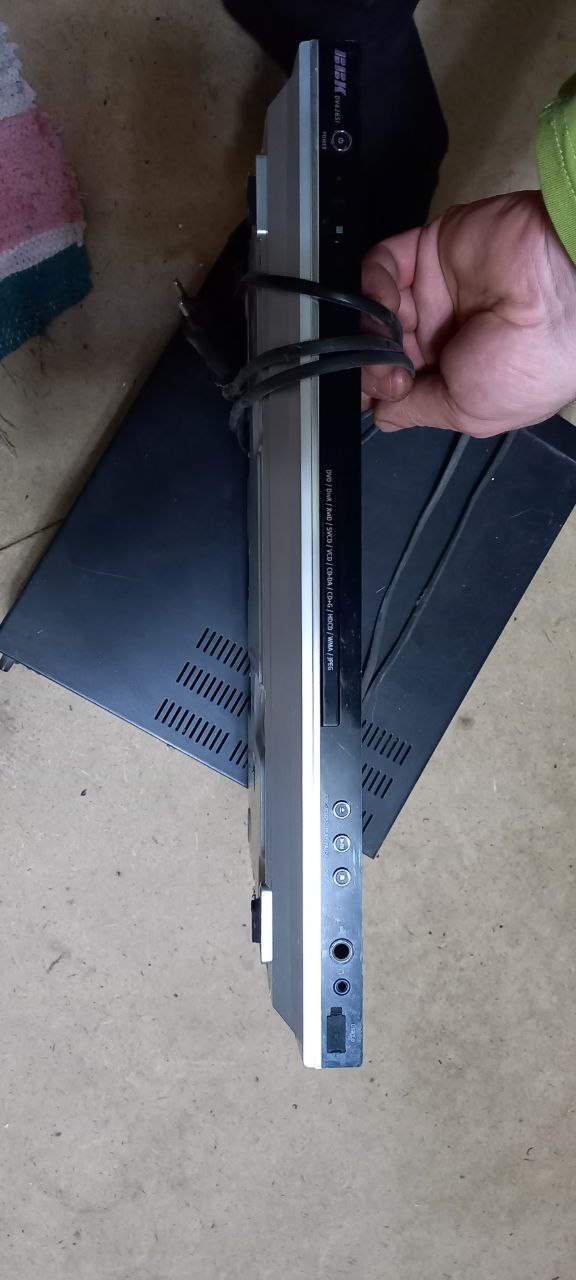 Видеокамера и DVD-плеер даром - Электроника в Кемерово - фото 2