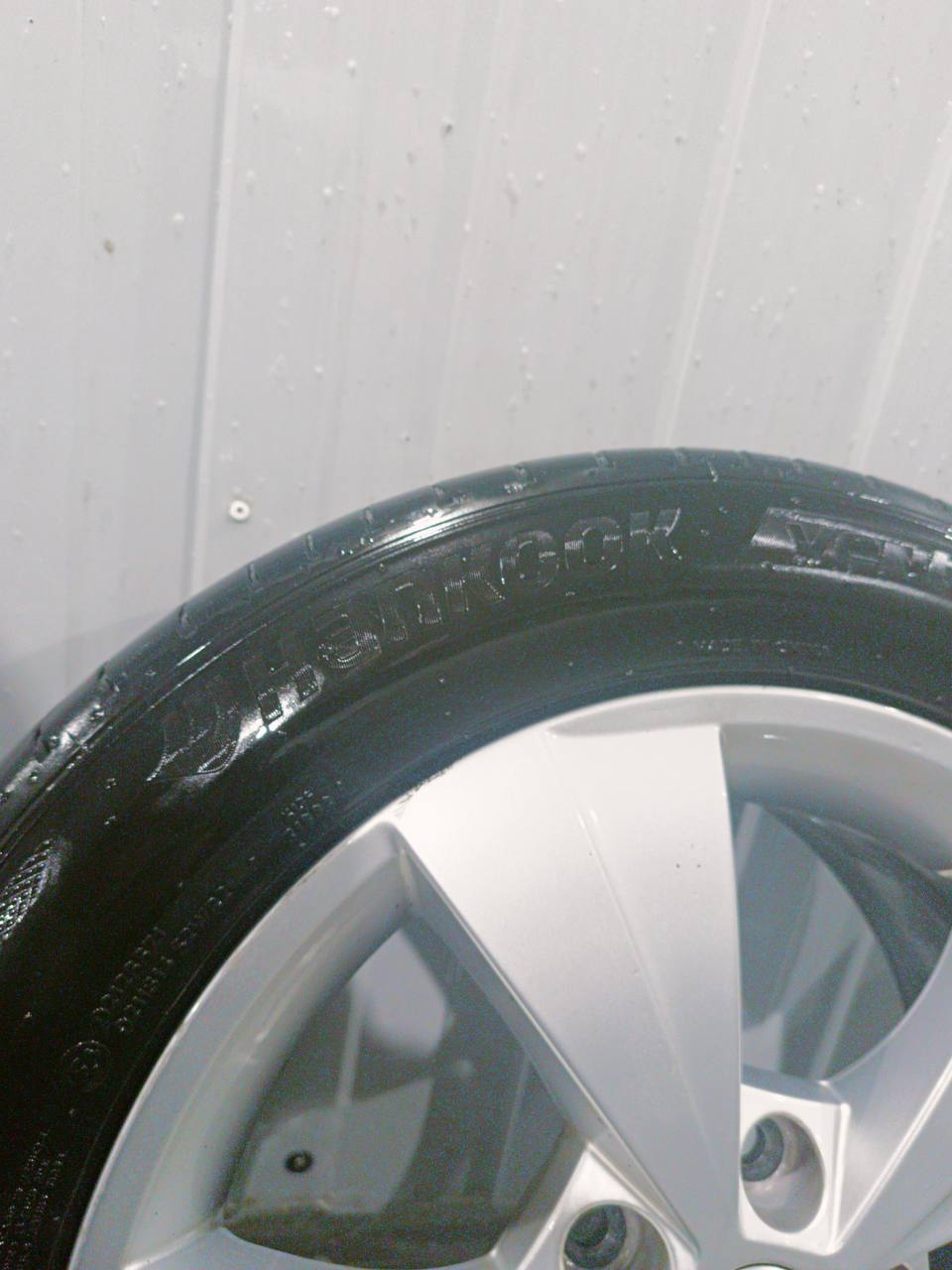 Диски оригинал Skoda с летней резиной Hankook - Авто в Кемерово - фото 3